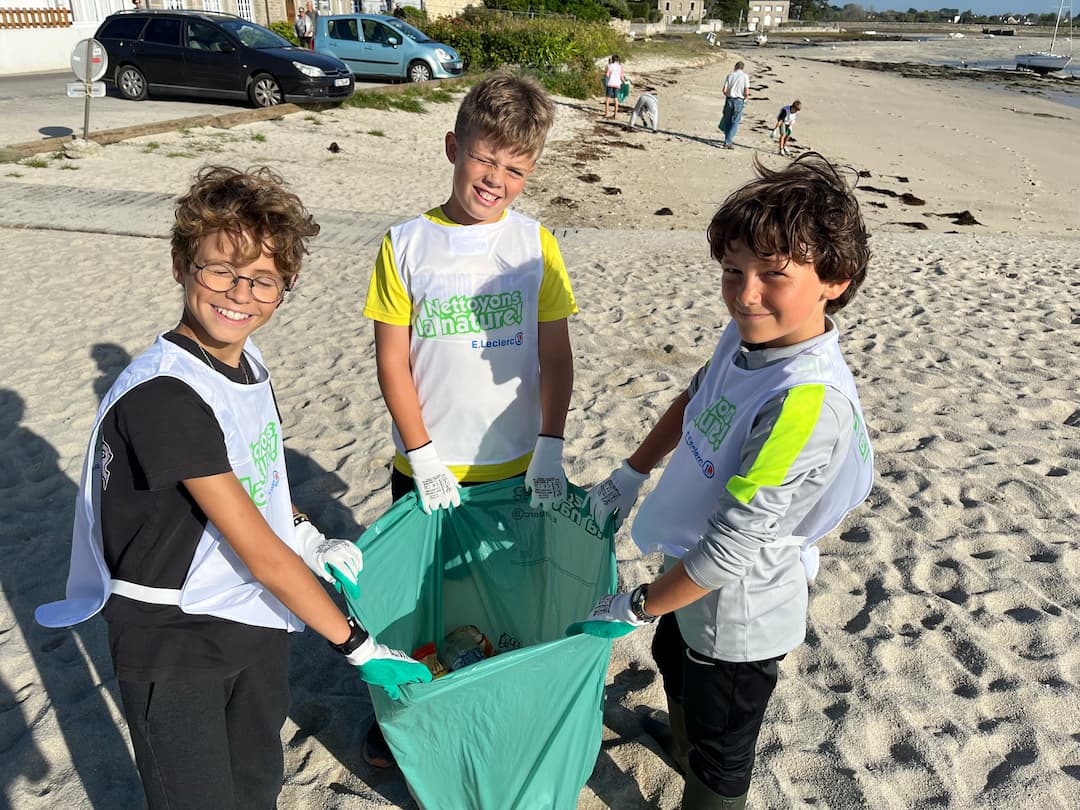 Nettoyage de la plage du Ster Nibilic organisé par le CME