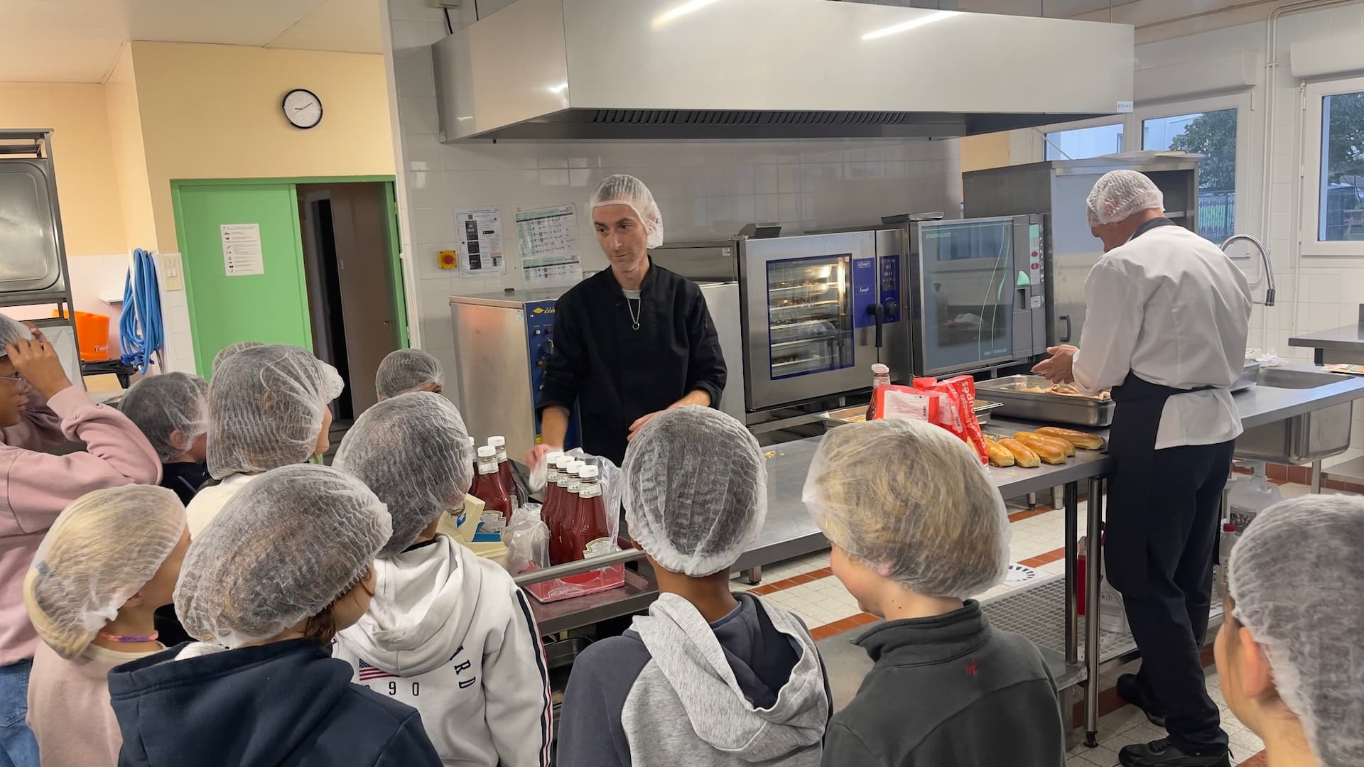 Les élèves de l’école Fleming visitent leur cuisine