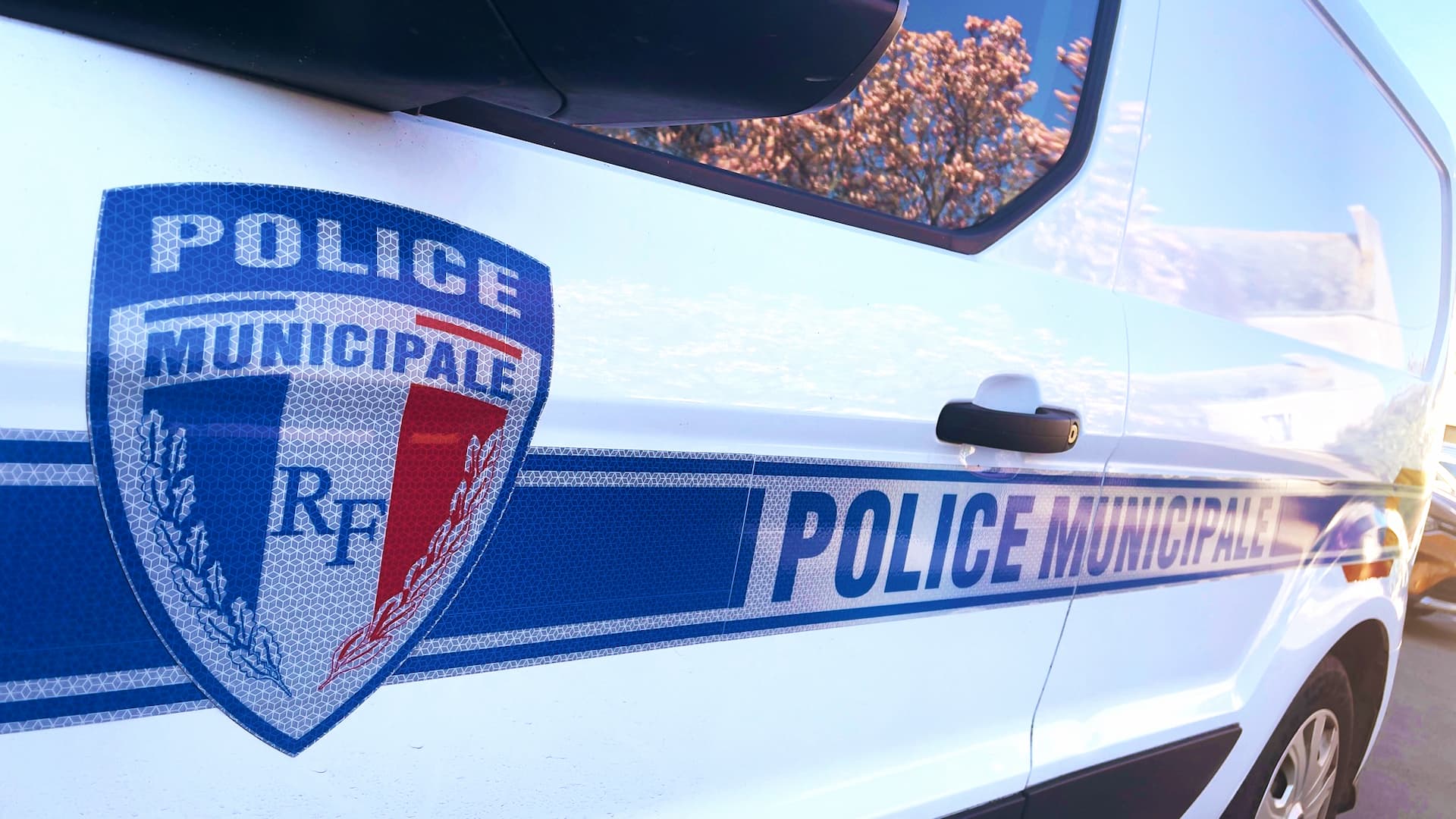 Offre d’emploi saisonnier : 2 assistants(es) de police municipale et de surveillance de la voie publique